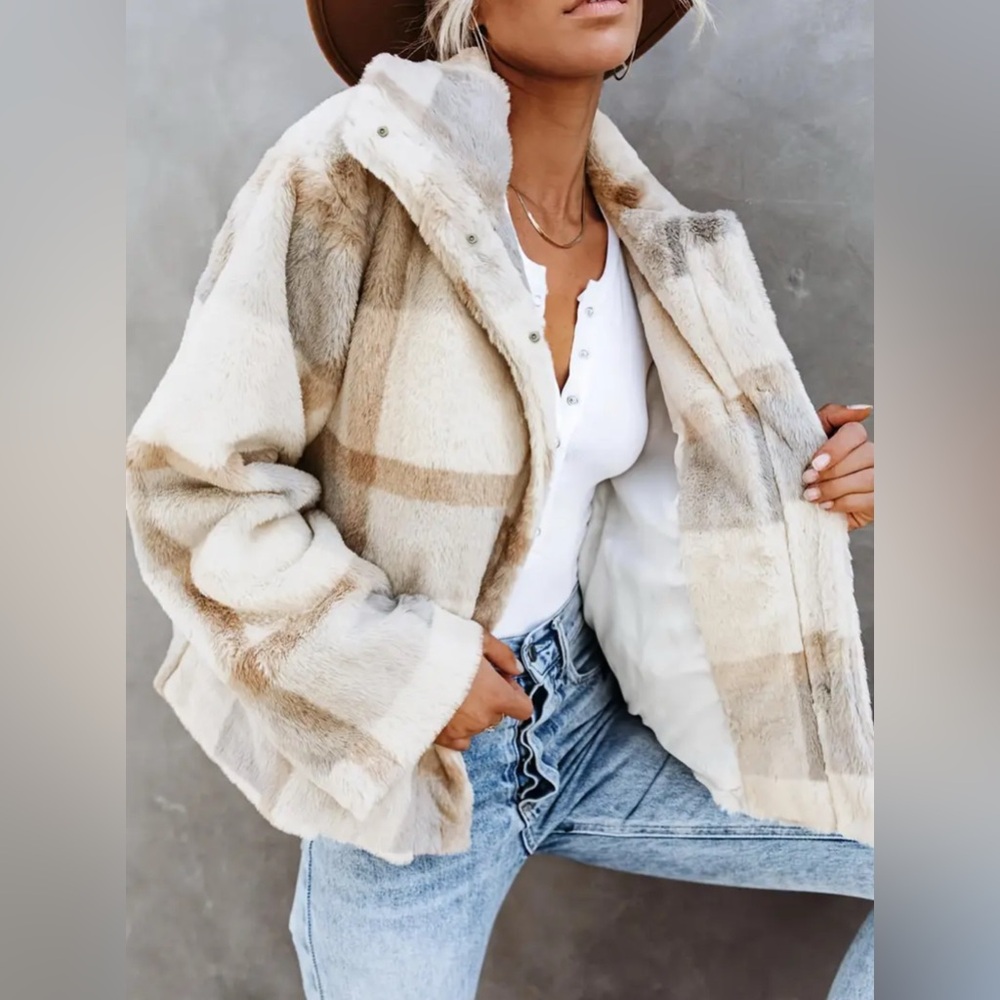 AMOLI Softest Plush Plaid Jacket